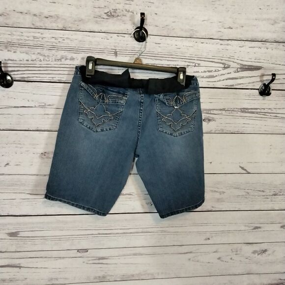 New without tags. "Karent" woman's maternity shorts - Picture 4 of 6